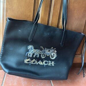 Coach Black Tote bag purse Carriage Logo skeleton horse used fair condition